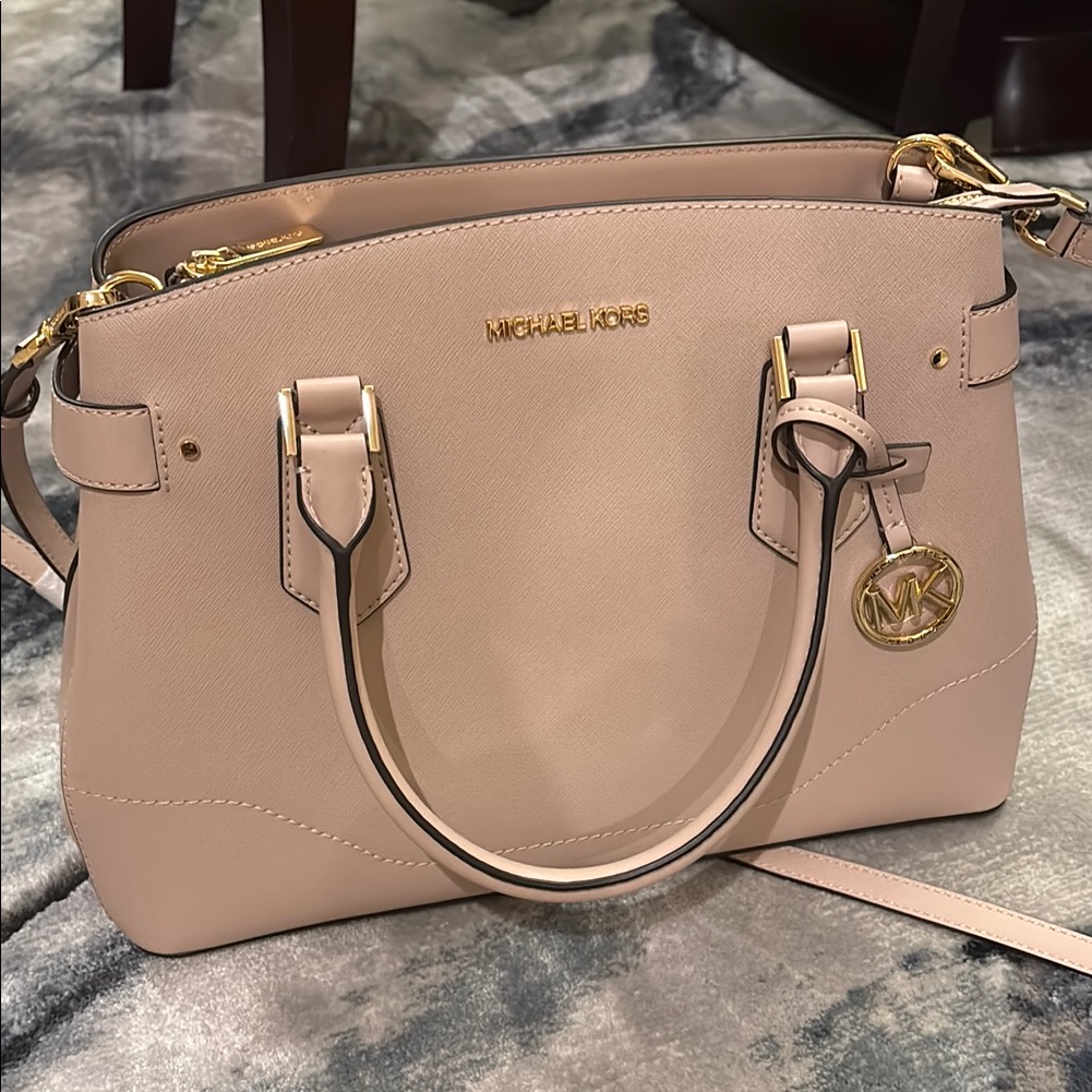 Brand Michael Kors Bag